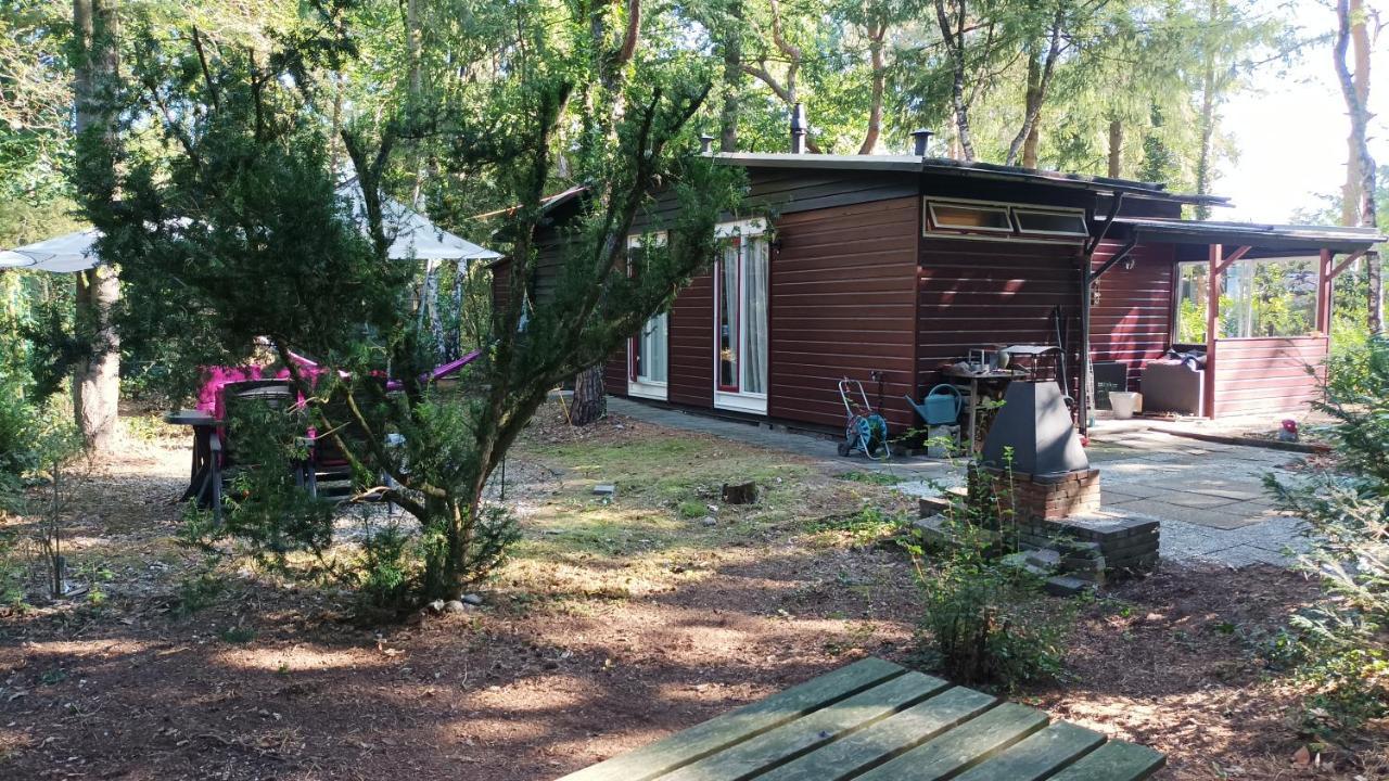 Bosbungalow De Eekhoorn Nunspeet Bagian luar foto