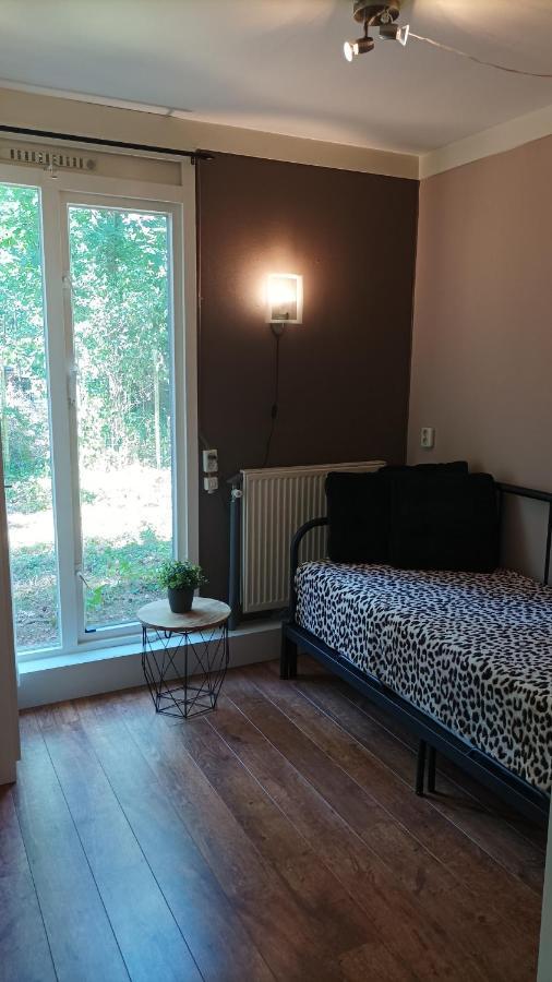Bosbungalow De Eekhoorn Nunspeet Bagian luar foto