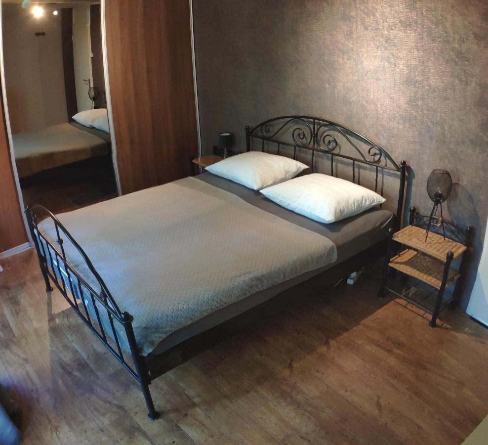Bosbungalow De Eekhoorn Nunspeet Bagian luar foto