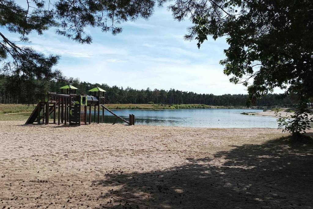 Bosbungalow De Eekhoorn Nunspeet Bagian luar foto