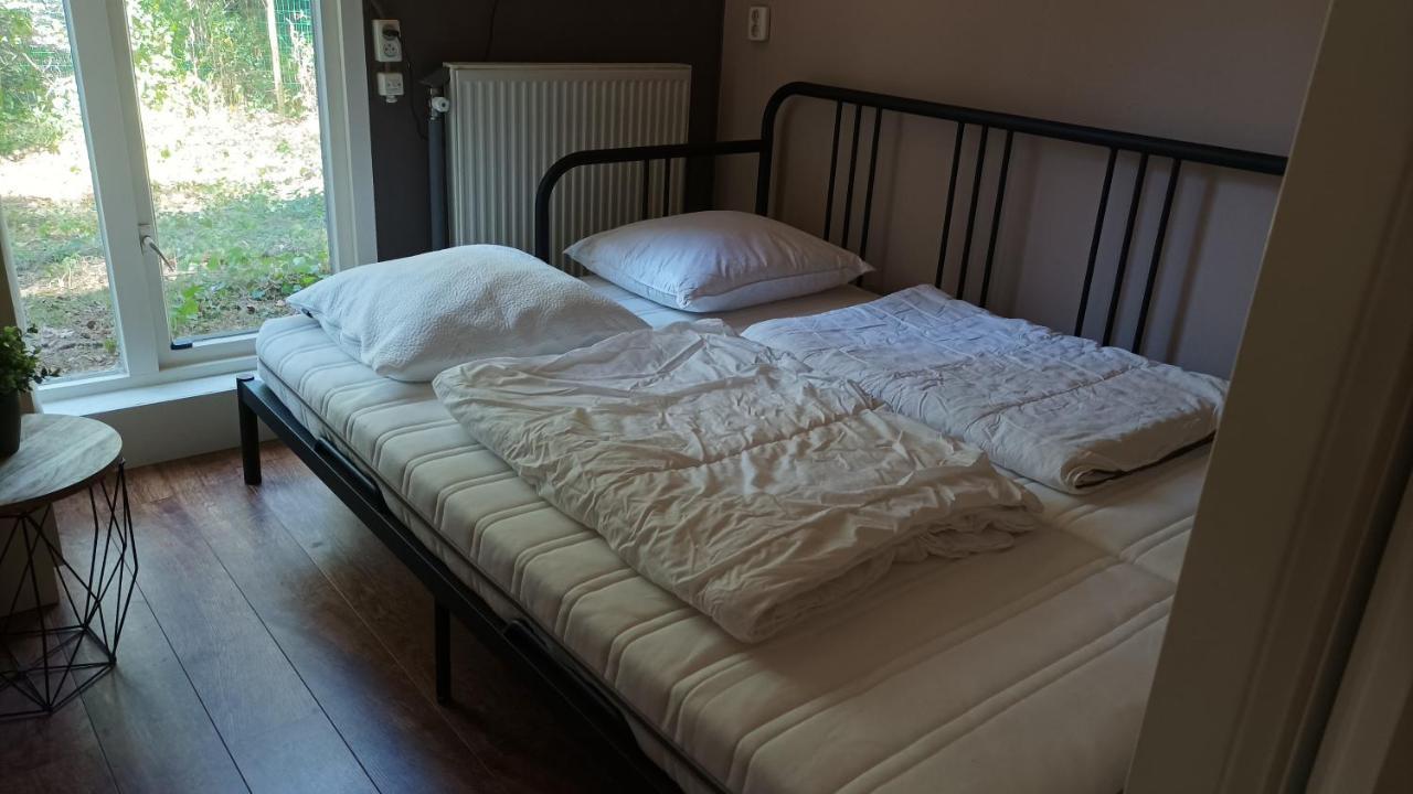 Bosbungalow De Eekhoorn Nunspeet Bagian luar foto